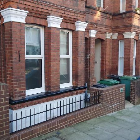 Ferienwohnung Stylish 2-Bed Flat In The Heart Of West Hampstead London Exterior foto