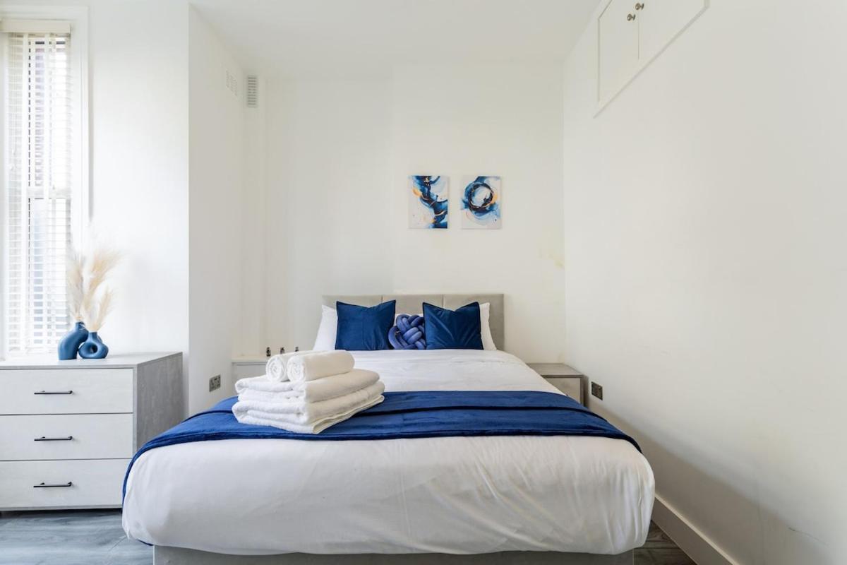 Ferienwohnung Stylish 2-Bed Flat In The Heart Of West Hampstead London Exterior foto