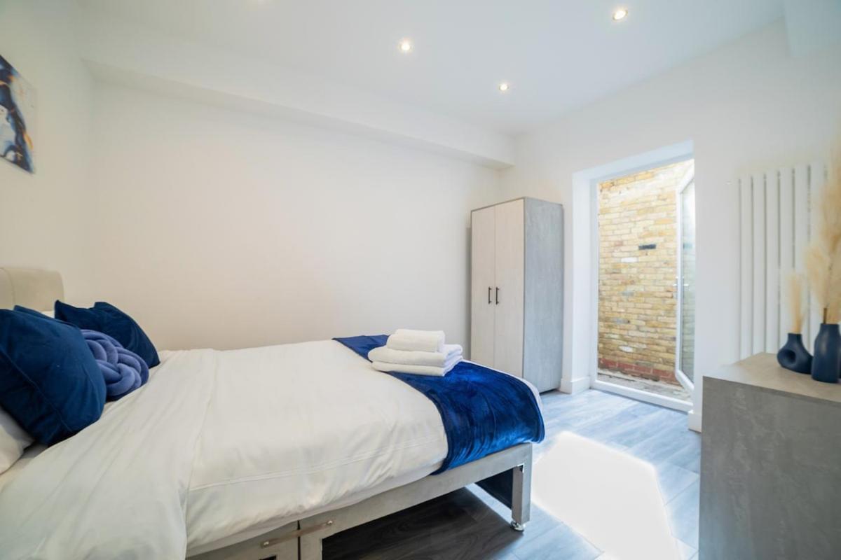 Ferienwohnung Stylish 2-Bed Flat In The Heart Of West Hampstead London Exterior foto