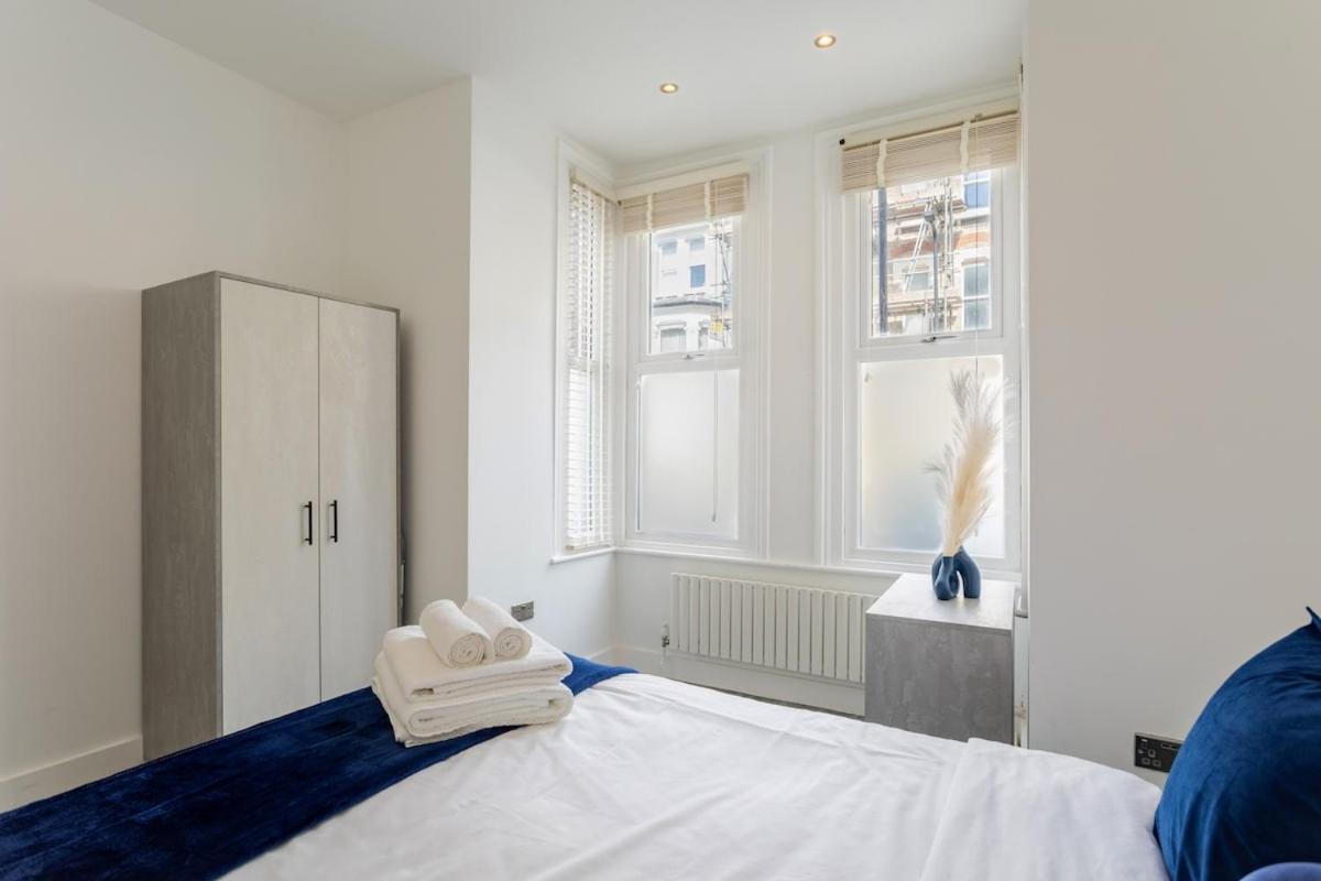 Ferienwohnung Stylish 2-Bed Flat In The Heart Of West Hampstead London Exterior foto