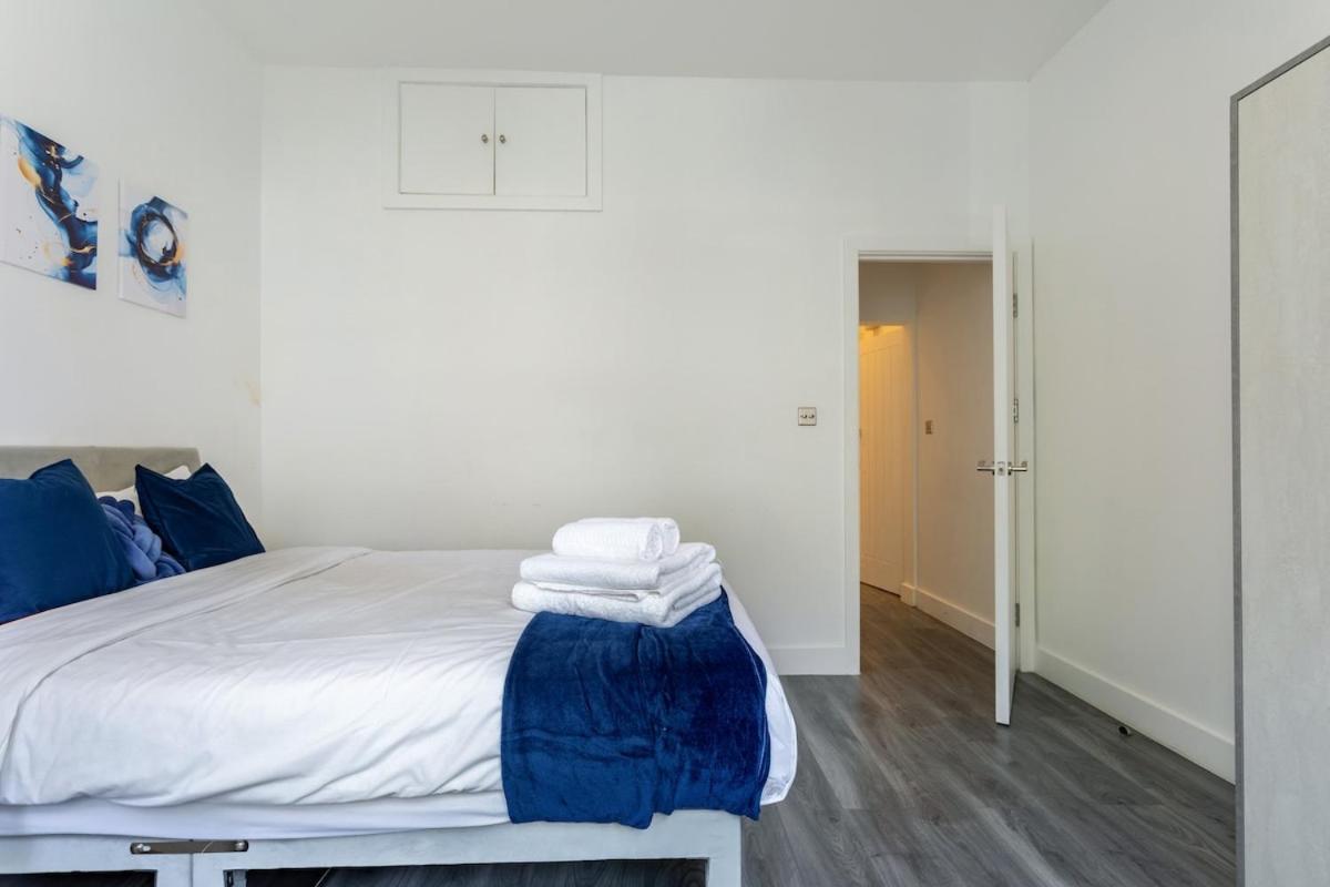 Ferienwohnung Stylish 2-Bed Flat In The Heart Of West Hampstead London Exterior foto